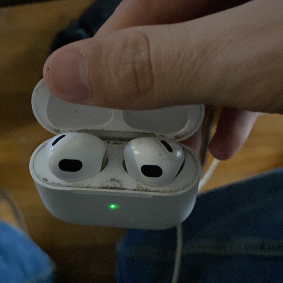 AirPods Pro’s I need gone asap - Picture 3 of 3
